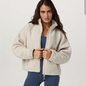 Vuori Alpine jacket- size XS Bone